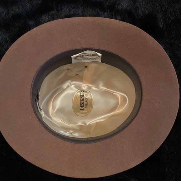 Super Nice hat! A dynamic chic look indeed! - Picture 6 of 11